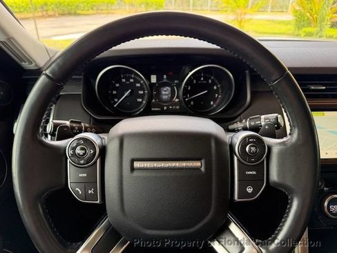 Used 2017 Land Rover Discovery HSE AWD/4WD image 53