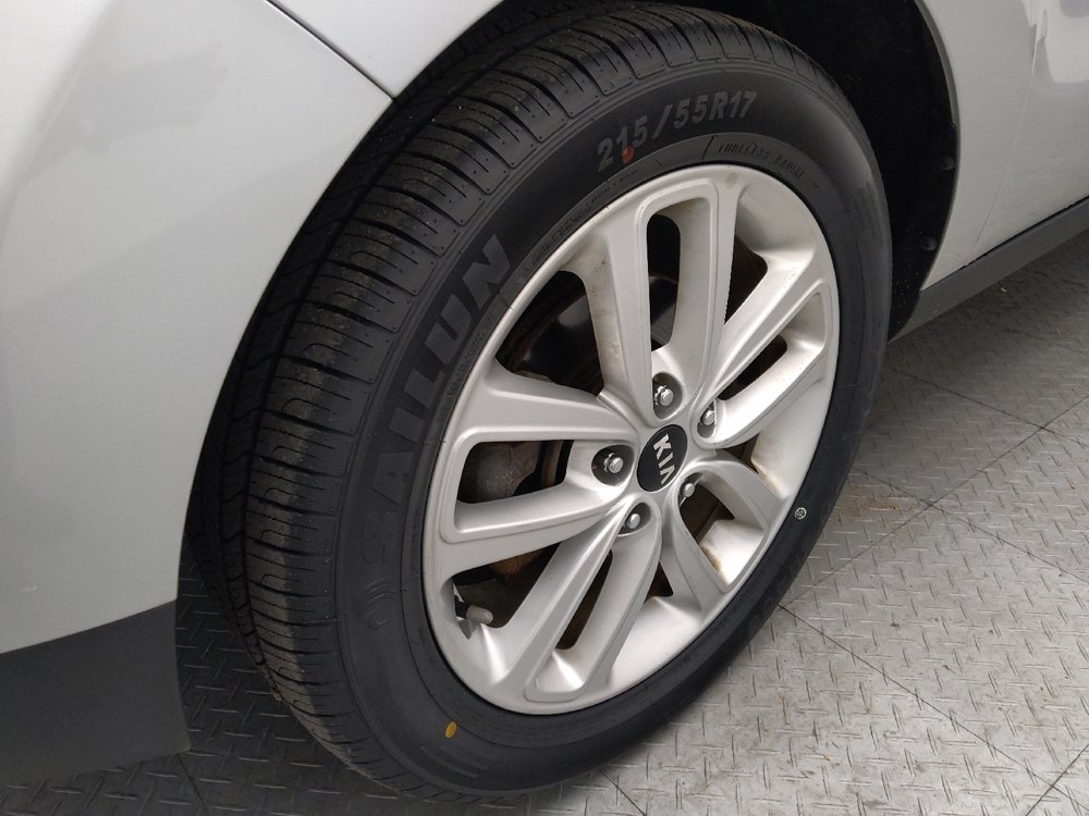 Used 2019 Kia Soul + FWD image 31