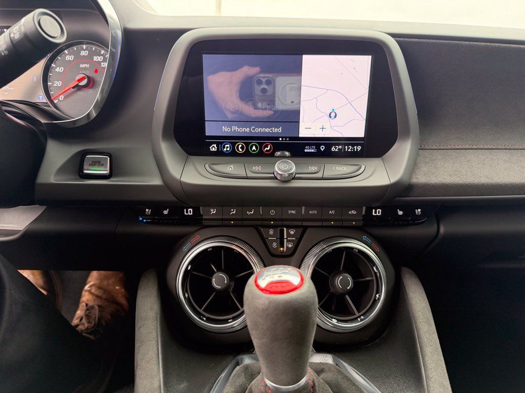 Used 2019 Chevrolet Camaro ZL1 RWD image 17