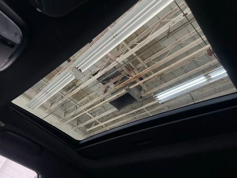 Used 2019 Dodge Charger SXT image 38