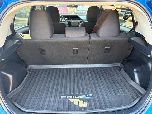 Used 2015 Toyota Prius C Three image 8