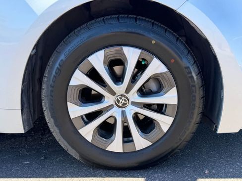 Used 2022 Toyota Corolla LE w/ Carpet Mat Package (TMS) FWD image 6