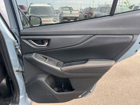 Used 2023 Subaru Crosstrek 2.5i Limited AWD/4WD image 12
