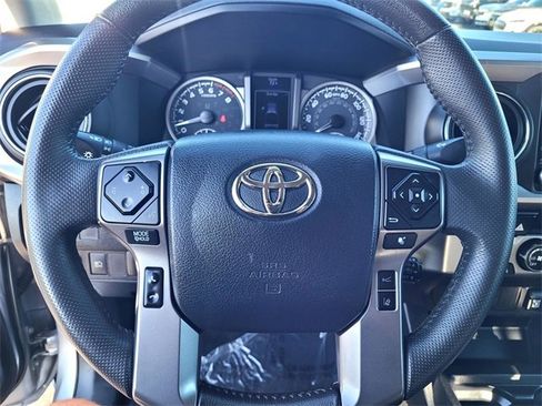 Used 2020 Toyota Tacoma V6 image 25