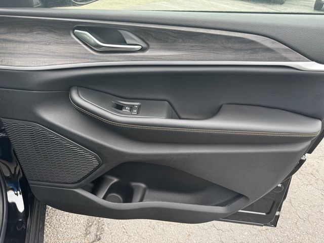 New 2026 Jeep Grand Cherokee Limited AWD/4WD image 13