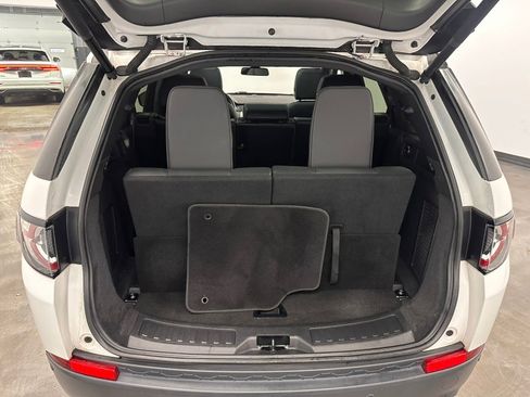 Used 2018 Land Rover Discovery Sport HSE image 45