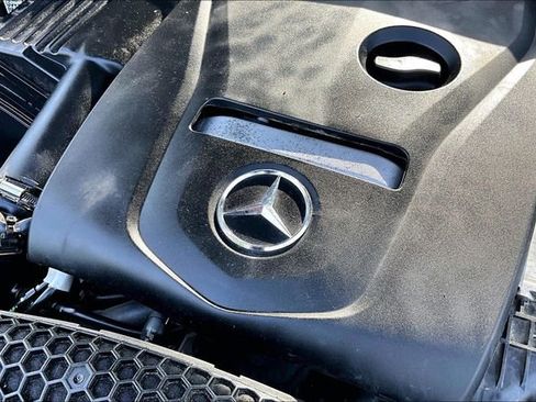 Used 2018 Mercedes-Benz GLC 300 4MATIC image 34