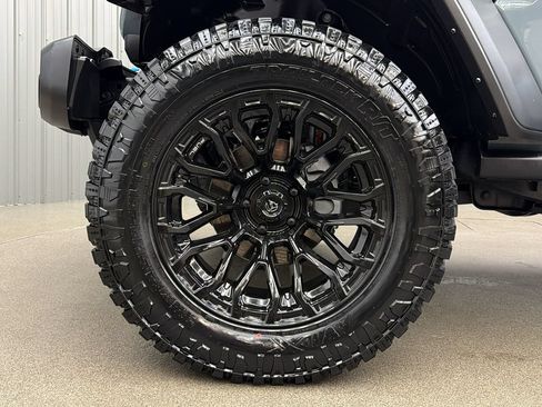 Used 2024 Jeep Wrangler Unlimited AWD/4WD image 9