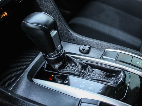 Certified 2021 Honda Civic EX image 18