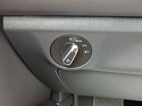 Used 2024 Volkswagen Jetta SE FWD image 22