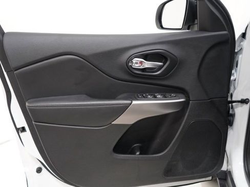 Used 2022 Jeep Cherokee Latitude Lux image 17