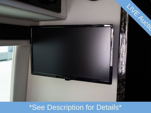 Used 2022 Mercedes-Benz Sprinter 2500 w/ Parking Package image 31