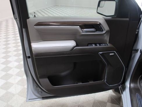 Used 2024 Chevrolet Silverado 1500 RST w/ Dark Appearance Package AWD/4WD image 16