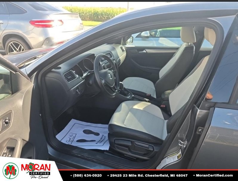 Used 2016 Volkswagen Jetta Sport w/ Lighting Package FWD image 7