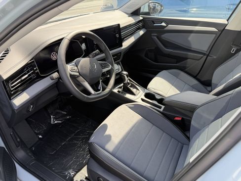 New 2026 Volkswagen Jetta SE FWD image 16