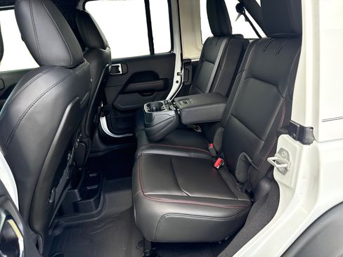 New 2025 Jeep Wrangler Unlimited Rubicon w/ Technology Group image 10