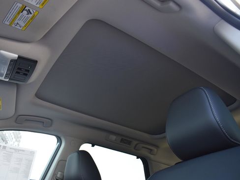 New 2026 Nissan Pathfinder SL FWD image 28