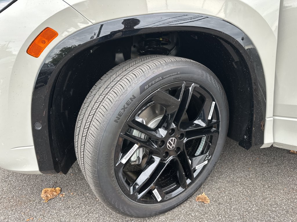 New 2026 Volkswagen Tiguan SE R-Line AWD/4WD image 7
