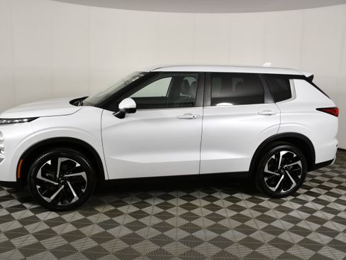 Used 2023 Mitsubishi Outlander SE AWD/4WD image 7