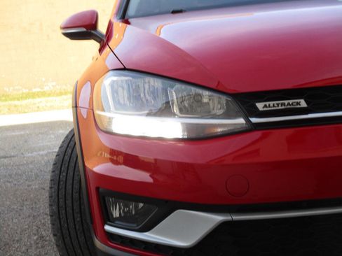 Used 2018 Volkswagen Golf Alltrack SE image 41