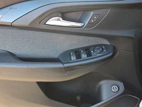 Used 2021 Chevrolet TrailBlazer LT w/ Sun and Liftgate Package image 23