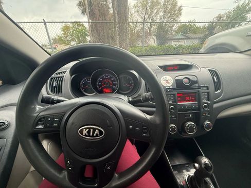 Used 2011 Kia Forte EX image 10