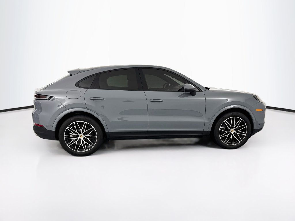 Used 2024 Porsche Cayenne Coupe AWD/4WD image 4