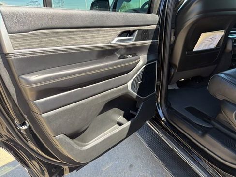 Used 2022 Jeep Wagoneer Series III image 11