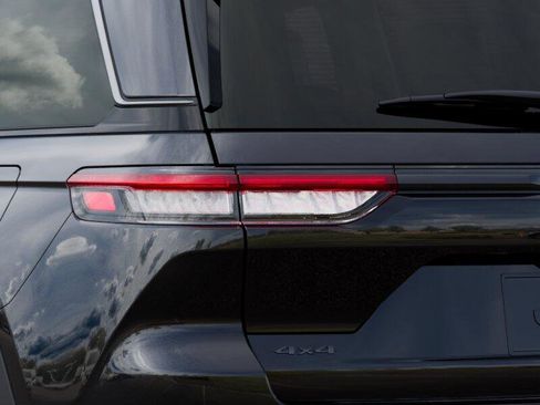 New 2026 Jeep Grand Cherokee Altitude AWD/4WD image 5