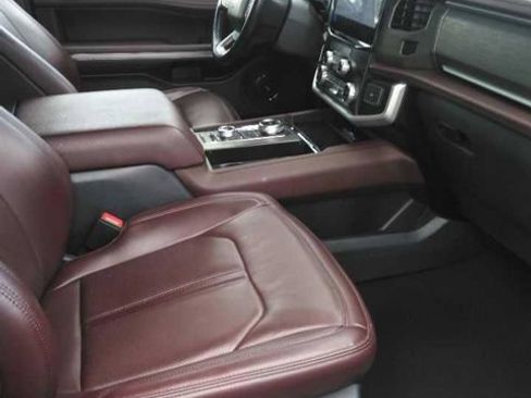 Used 2024 Ford Expedition Limited AWD/4WD image 11