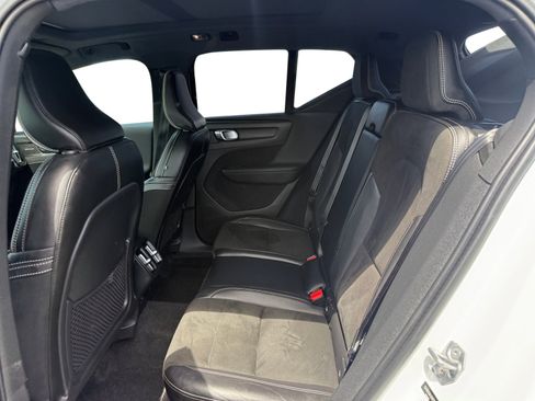 Used 2019 Volvo XC40 T5 R-Design AWD/4WD image 16