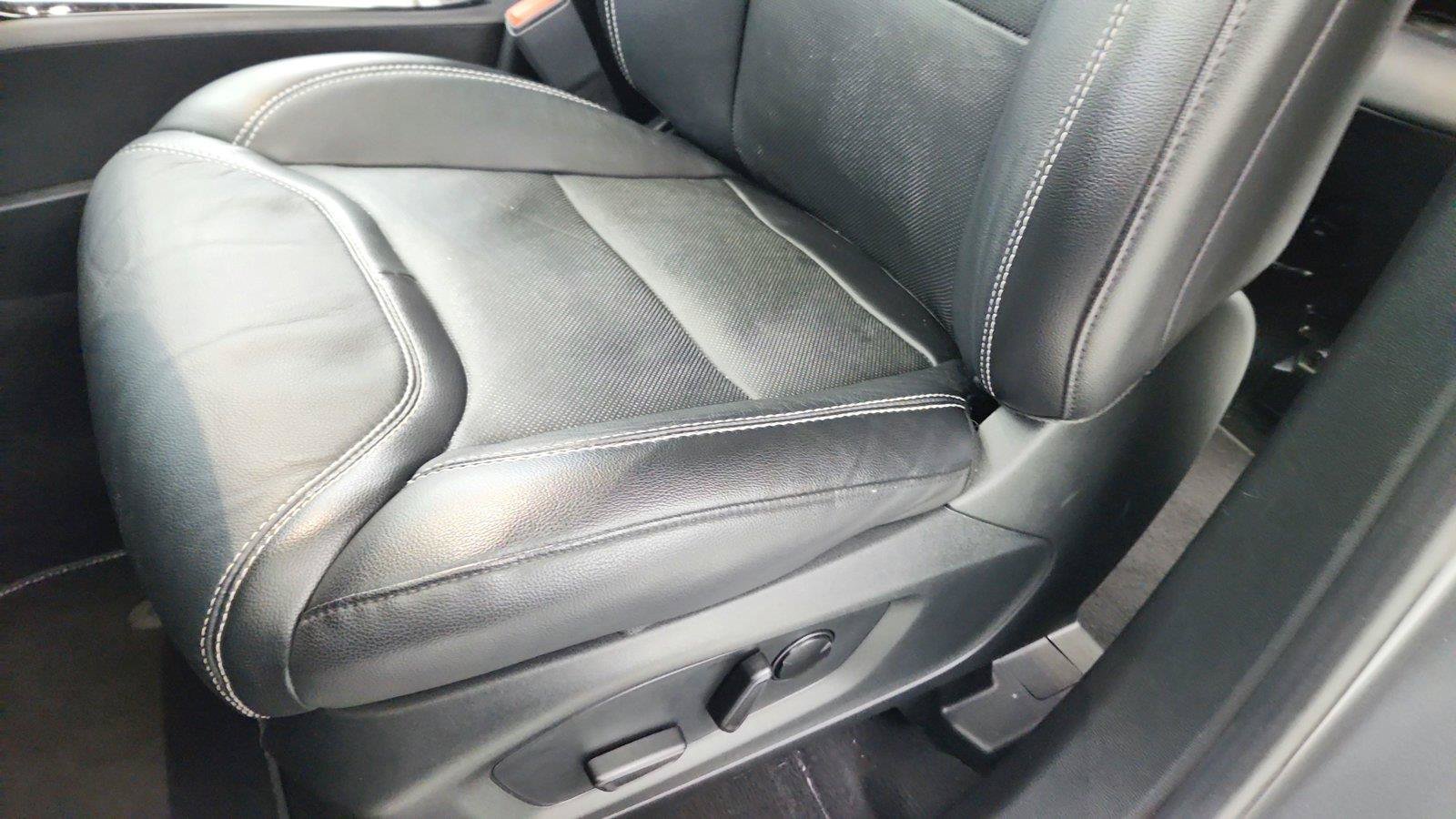 Used 2023 Ford Explorer ST w/ Equipment Group 401A AWD/4WD image 17