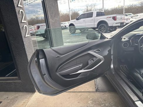 Used 2021 Chevrolet Camaro LT image 7