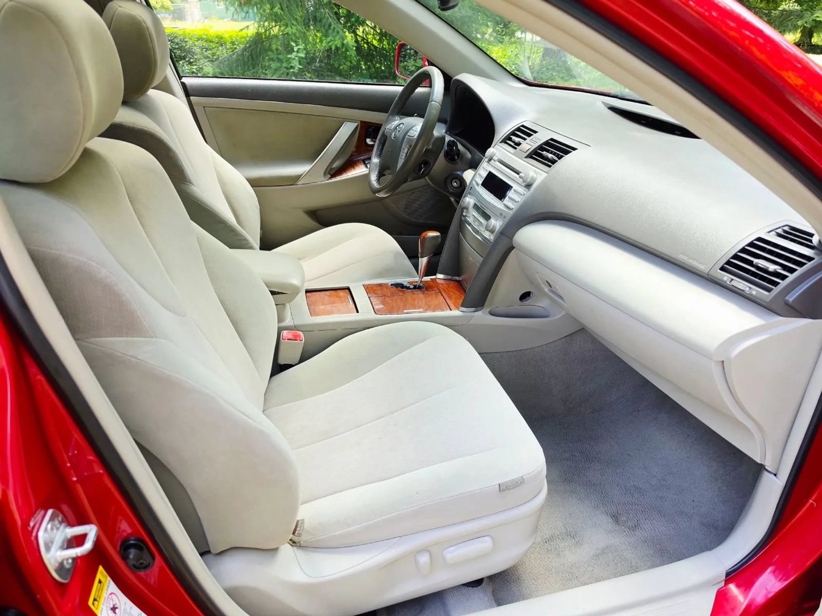 Used 2011 Toyota Camry XLE FWD image 11