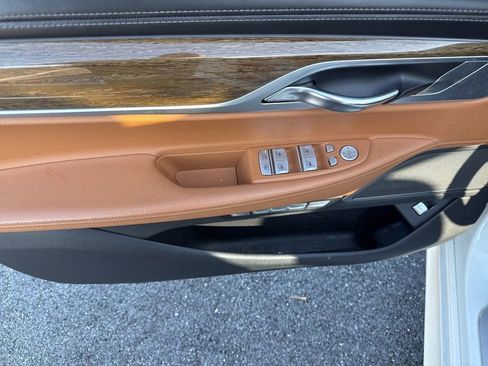 Used 2018 BMW 740i xDrive image 15