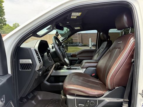 Used 2015 Ford F150 Platinum w/ Equipment Group 701A Luxury AWD/4WD image 11