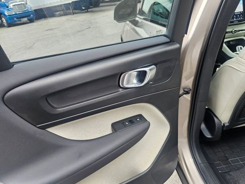 Certified 2023 Volvo XC40 B5 Plus w/ Climate Package image 15