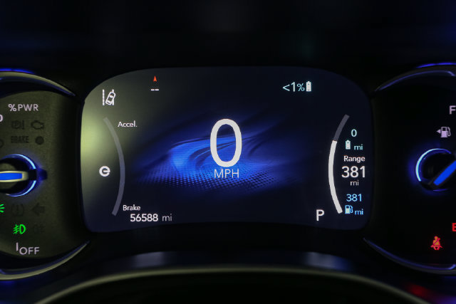 Used 2024 Chrysler Pacifica Limited FWD image 35
