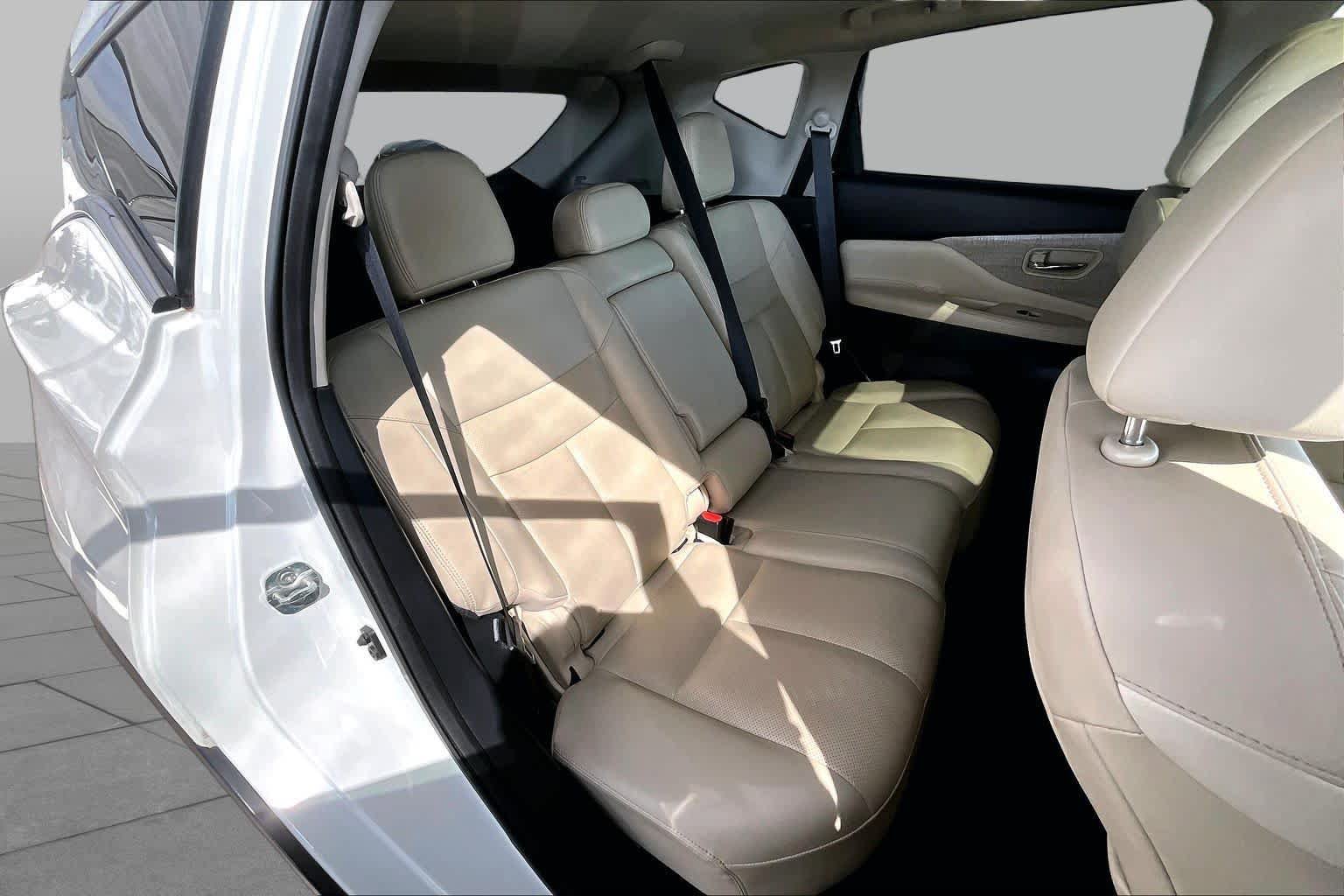 Used 2020 Nissan Murano SL w/ Moonroof Package FWD image 18