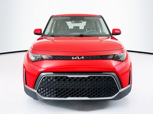 Used 2025 Kia Soul LX w/ LX Technology Package image 2