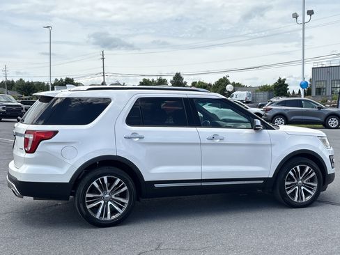 Used 2017 Ford Explorer Platinum AWD/4WD image 2