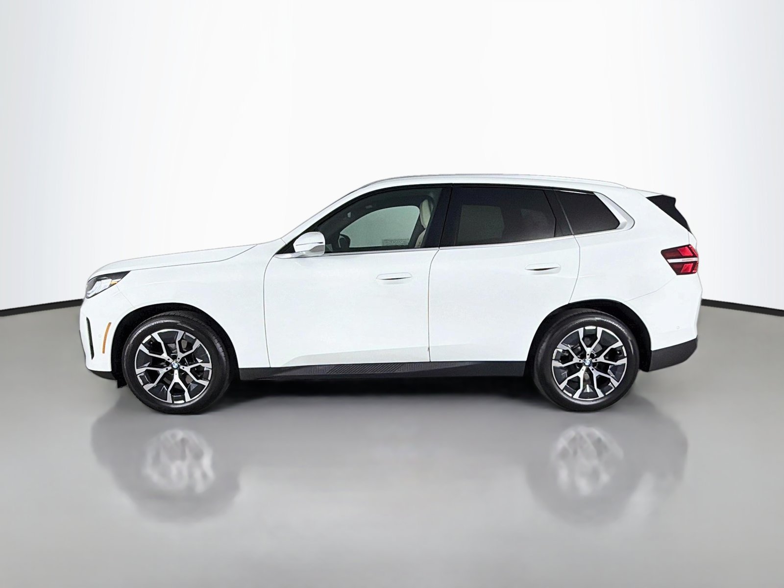 Used 2026 BMW X3 xDrive30i w/ Convenience Package AWD/4WD image 4