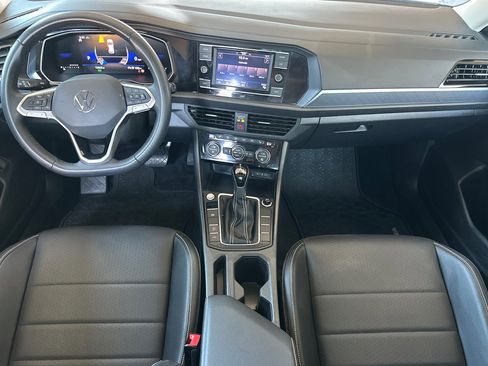 Certified 2024 Volkswagen Jetta SE w/ Panoramic Sunroof Package image 13