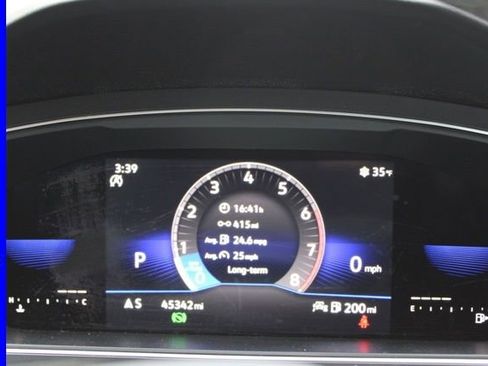 Certified 2023 Volkswagen Tiguan SE image 31