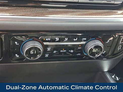 Used 2025 Chevrolet Silverado 1500 LT Trail Boss w/ LPO, Dark Essentials Package AWD/4WD image 13