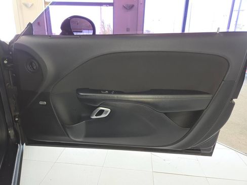 Used 2016 Dodge Challenger R/T w/ Driver Convenience Group RWD image 21
