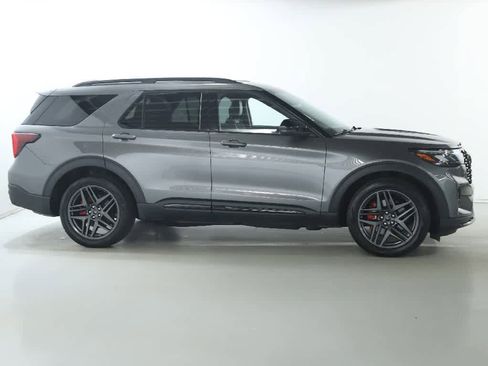 Used 2025 Ford Explorer ST w/ Sun And Sound Package AWD/4WD image 11