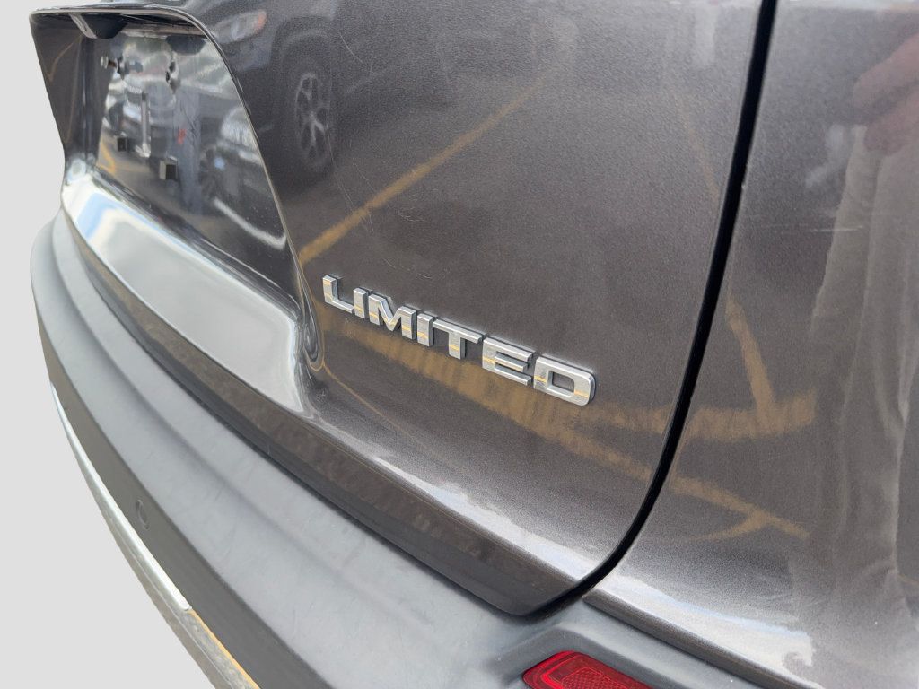 Used 2021 Jeep Cherokee Limited AWD/4WD image 9