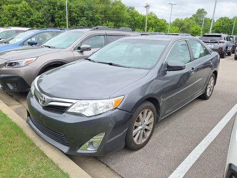 Used 2013 Toyota Camry XLE FWD image 4
