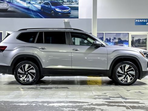 Used 2024 Volkswagen Atlas SE image 7